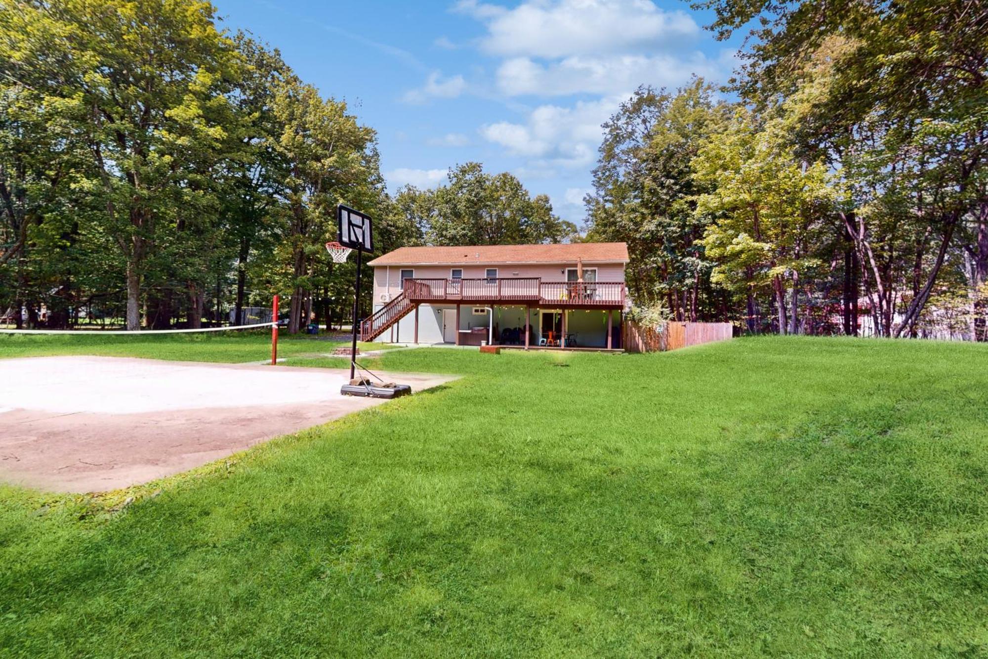 Hawthorne Hideaway Pocono Summit